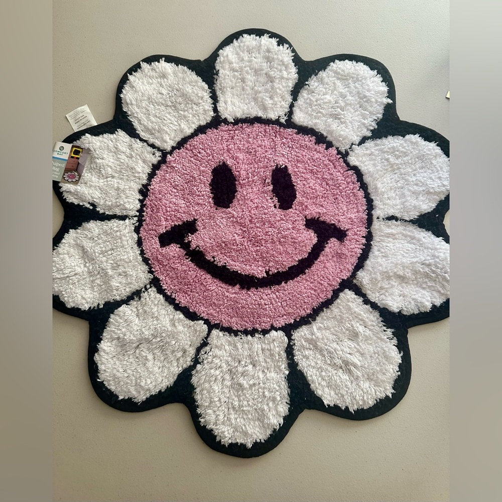 Comfort Bay Pink and White Smiley Flower Rug